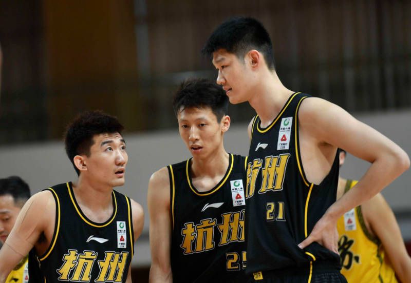 本赛季至今，凯恩各项赛事直接参与32球，领跑五大联赛直接参与进球榜单。